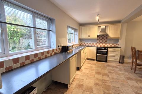 3 bedroom semi-detached house to rent, Wingate Road, Dunstable, LU5