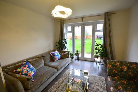 3 bedroom detached house to rent, Morgan Road, Moston, Sandbach