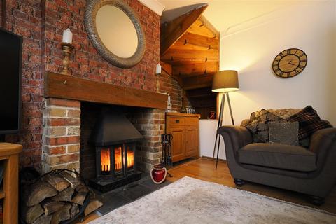 2 bedroom terraced house for sale, Barfreston Court Cottages, Barfrestone