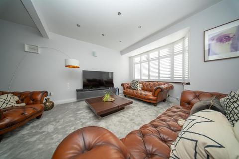 3 bedroom semi-detached house for sale, The Glen, Southall UB2