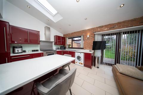 3 bedroom semi-detached house for sale, The Glen, Southall UB2