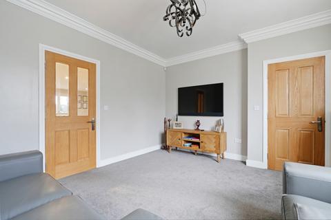 15 Warminster Drive, Sheffield, S8 9NX