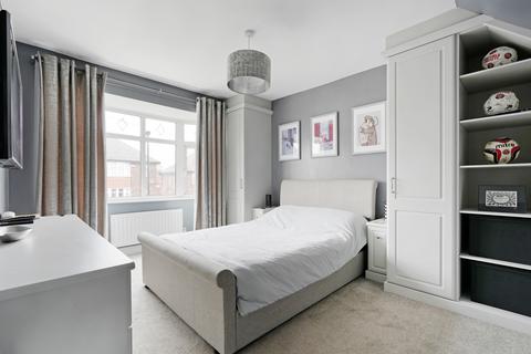 15 Warminster Drive, Sheffield, S8 9NX
