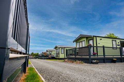 2 bedroom static caravan for sale, East Heslerton Malton