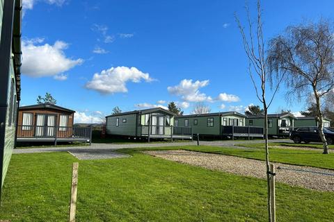 2 bedroom static caravan for sale, East Heslerton Malton