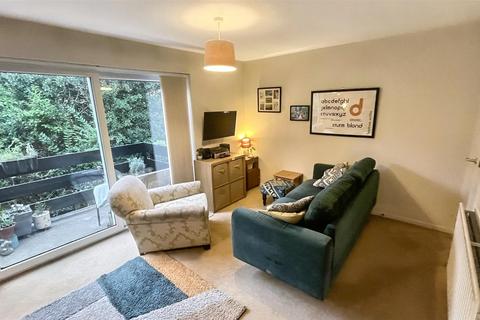 1 bedroom flat for sale, Wake Green Park, Birmingham B13