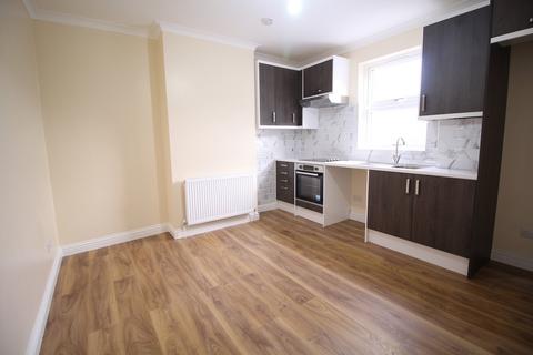 3 bedroom apartment to rent, Beulah Road, Thornton Heath, CR7