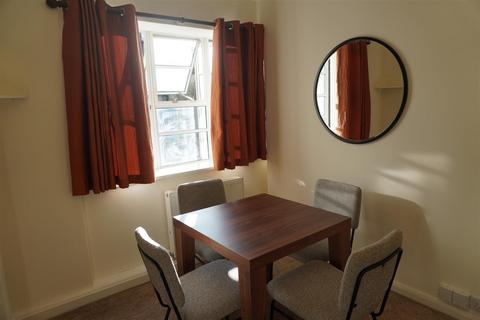 2 bedroom flat to rent, Vicarage Gate, London W8