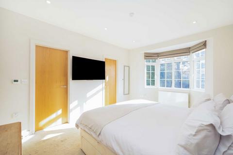 66 Windermere Avenue, London, N3 3RA