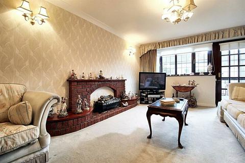 2 bedroom terraced house for sale, Westgate, Almondbury, Huddersfield, West Yorkshire, HD5 8XJ