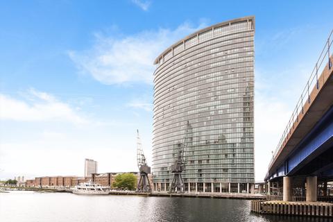 2 bedroom flat to rent, No. 1 West India Quay, Nr Canary Wharf, London, E14