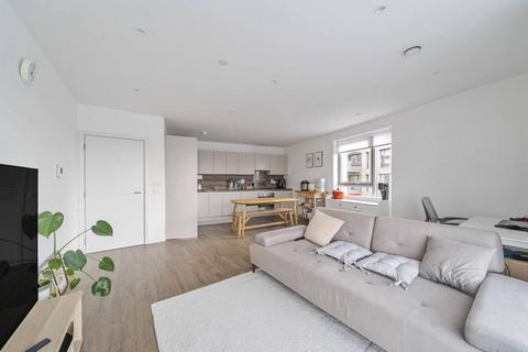 2 bedroom flat for sale, Peregrine Apartments, Barnet, London, NW9