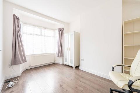 3 bedroom terraced house for sale, Gresham Road, E16, Royal Docks, London, E16