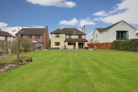 5 bedroom detached house for sale, Hempsted Lane, Gloucester