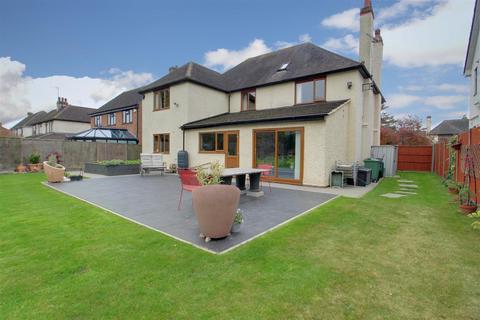 5 bedroom detached house for sale, Hempsted Lane, Gloucester