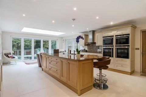 7 bedroom detached house for sale, Waterhouse Lane, Kingswood