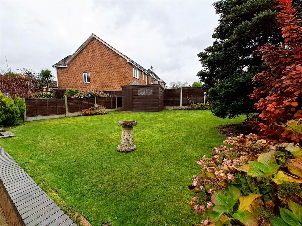 Good Size Rear Garden