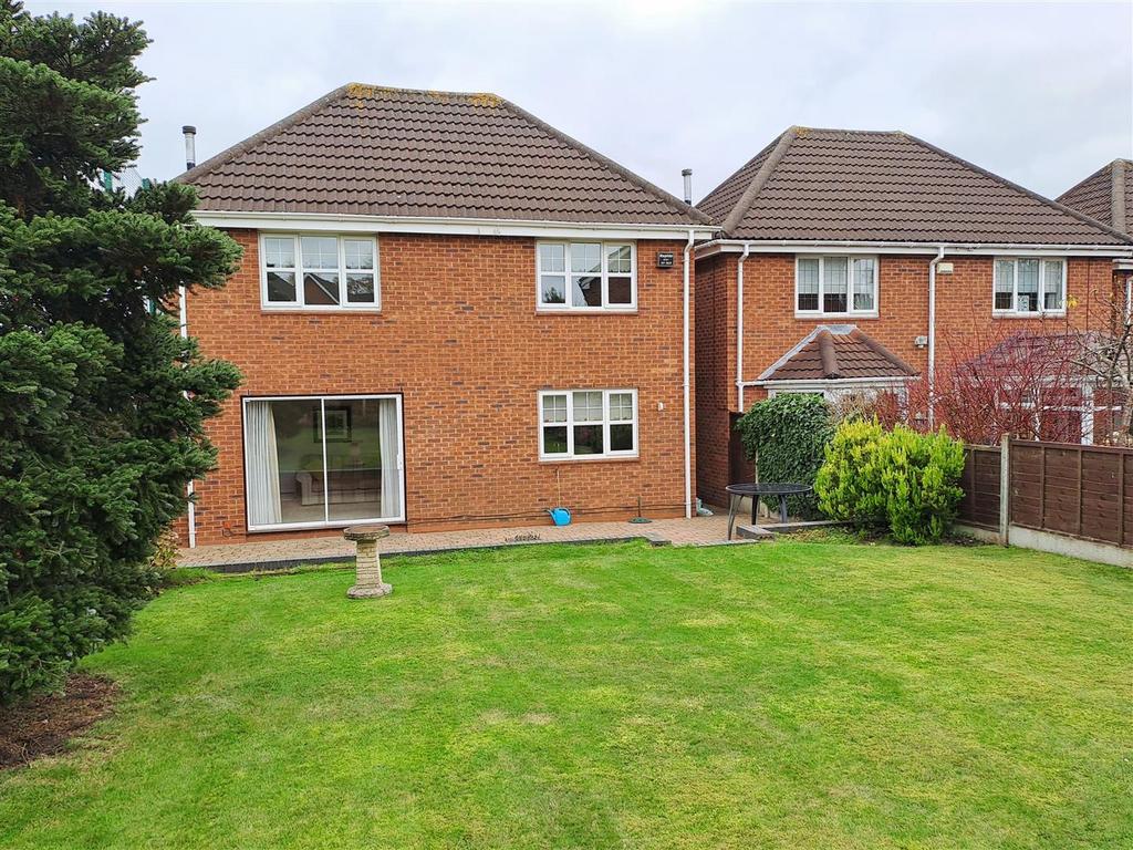 Good Size Rear Garden