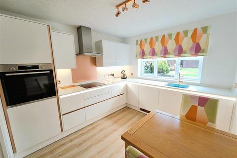 38 Kingfisher Close, Birmingham, B26 2QF