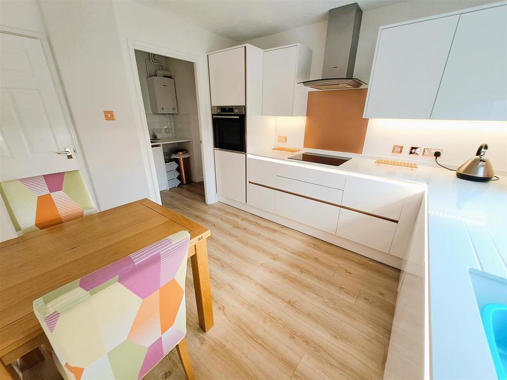 Re Fitted Wren Kitchen