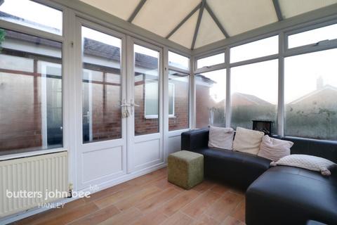 3 bedroom semi-detached bungalow for sale, Hoveringham Drive, Eaton Park, ST2