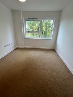 2 bedroom flat to rent, Talbot Close, Mitcham CR4