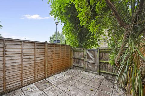 4 bedroom terraced house to rent, Adeney Close, Hammersmith, London W6 8ET