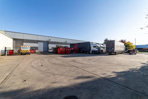 Warehouse to rent, Michigan Drive, Milton Keynes MK15