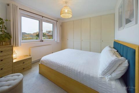 2 bedroom flat for sale, Upper Avenue, Eastbourne