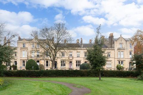 2 bedroom apartment for sale, Garden Flat, 7 Wellington Square, Cheltenham, GL50