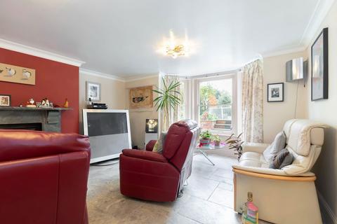 2 bedroom apartment for sale, Garden Flat, 7 Wellington Square, Cheltenham, GL50