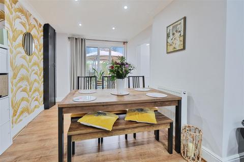 3 bedroom end of terrace house for sale, Tennyson Avenue, Clifton