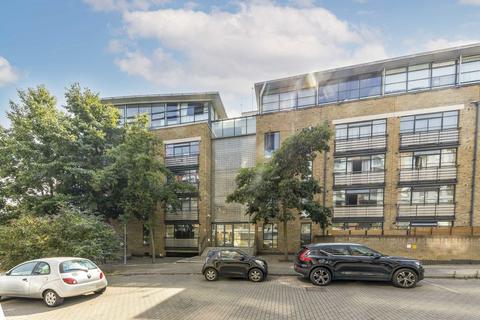 2 bedroom flat to rent, Goat Wharf, Brentford TW8