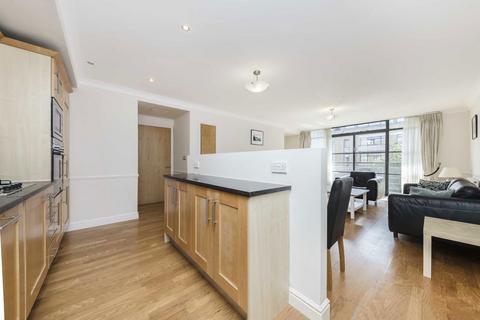 2 bedroom flat to rent, Goat Wharf, Brentford TW8