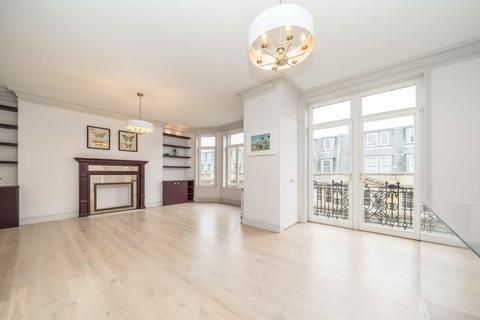 4 bedroom flat to rent, Pembridge Villas, London W2