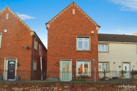 3 bedroom end of terrace house for sale, Thresher Drive, Swindon, SN25