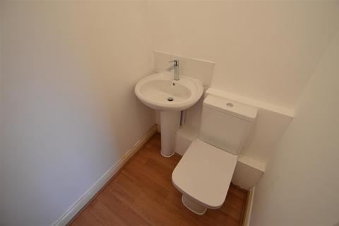 4 bedroom house to rent, Dearden Street, Manchester M15