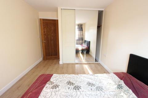 2 bedroom flat to rent, Westfield Lane, Harrow HA3