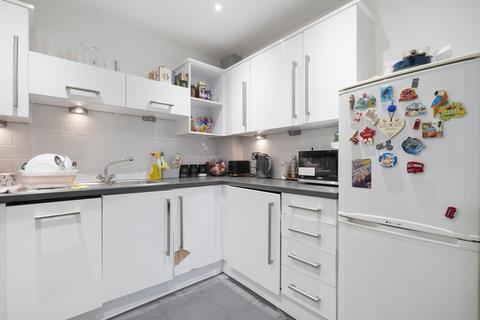 2 bedroom apartment for sale, Prince Regent Road, Hounslow TW3