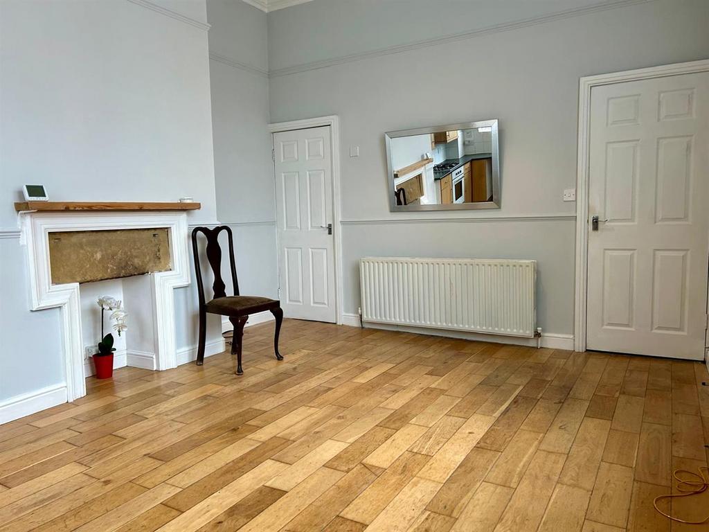 Open Plan Living Room / Fitted Kitchen: