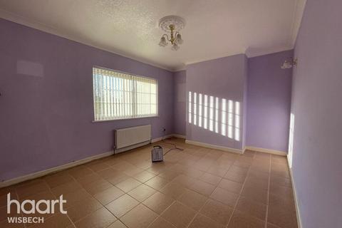 3 bedroom semi-detached house for sale, Churchill Road, Gorefield