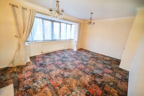 3 bedroom detached house to rent, Kingswood Gardens, Wolverhampton WV4