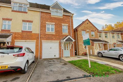 3 bedroom townhouse for sale, Foyers Way, Chesterfield S41