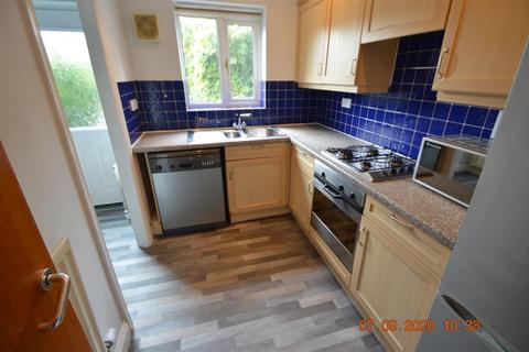 4 bedroom house to rent, Dearden Street, Manchester M15