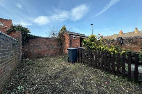 2 bedroom end of terrace house for sale, Derby Street, Barnsley