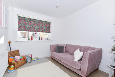 4 bedroom townhouse for sale, Wheelwrights Way, Chatham, Kent
