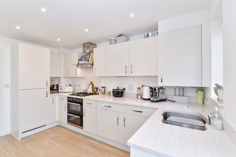 4 bedroom townhouse for sale, Wheelwrights Way, Chatham, Kent