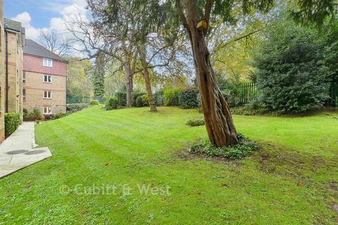 1 bedroom flat for sale, South Street, Epsom, Surrey