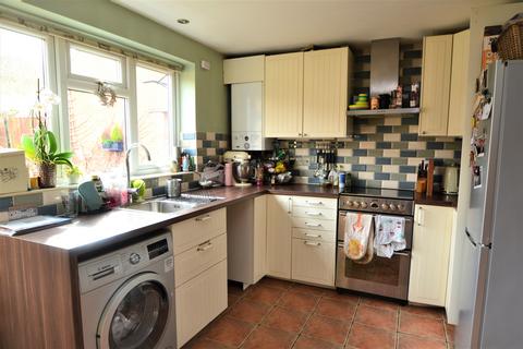 3 bedroom end of terrace house to rent, Deene Close, Market Harborough LE16