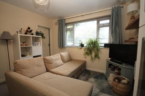 1 bedroom flat to rent, Norwood Court, Stretford, M32 8PL